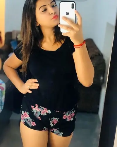 Kiraoli Escorts