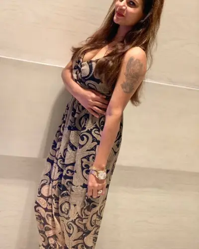 Kiraoli Escort